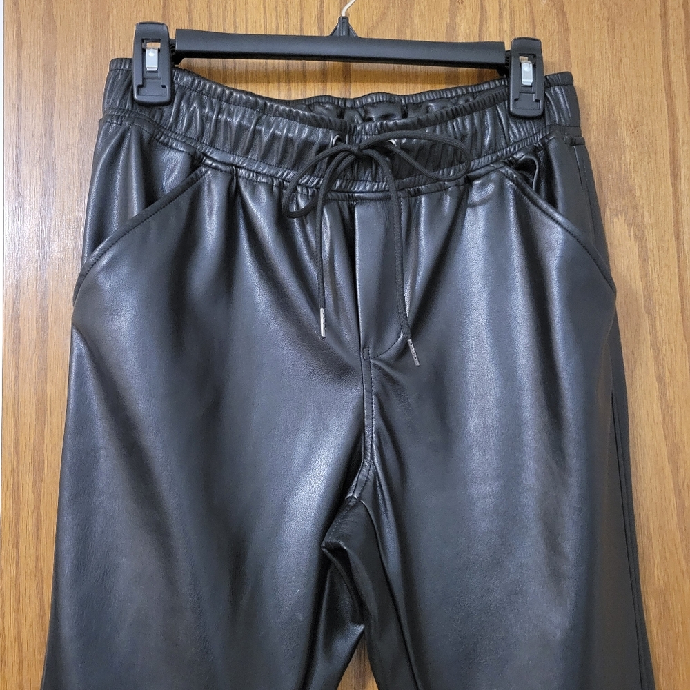 EVEREVE  BB Dakota Black Vegan Walk It Out Jogger NWT